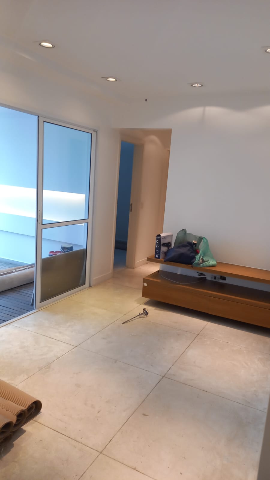 Instalação de piso porcelanato em sala - Magno Reformas São Paulo