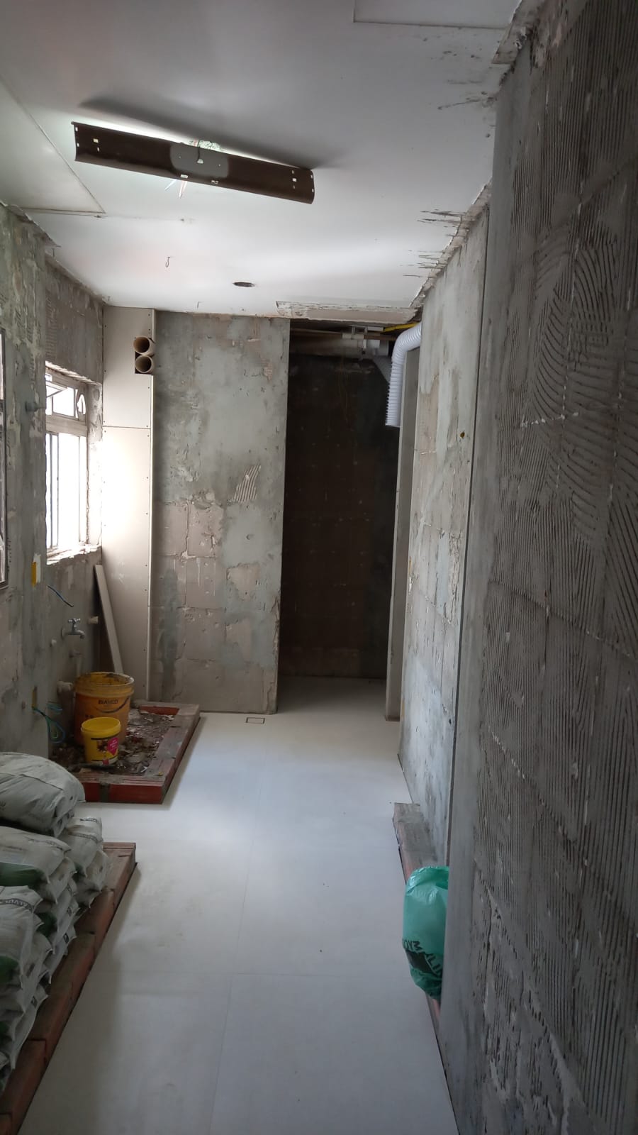 Revestimento de parede em cozinha planejada - Magno Reformas SP